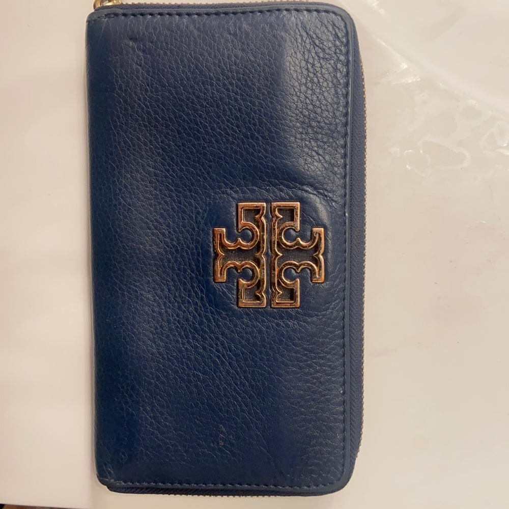 🎉HOST PICK 🎉 Tory Burch wallet